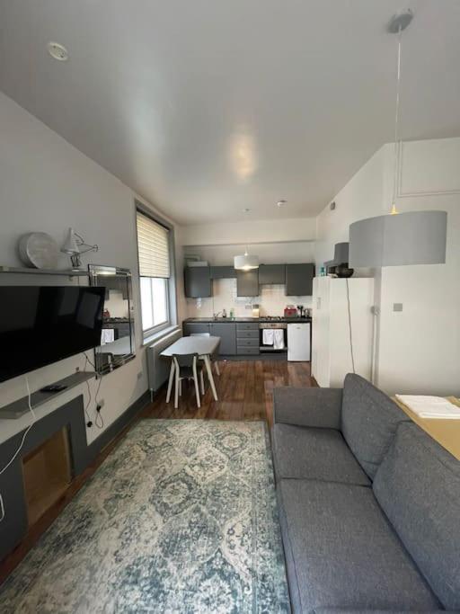 Appartamento 1 Comfortable Studio Hove Esterno foto