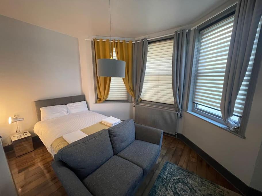 Appartamento 1 Comfortable Studio Hove Esterno foto