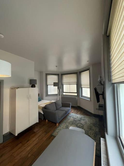 Appartamento 1 Comfortable Studio Hove Esterno foto