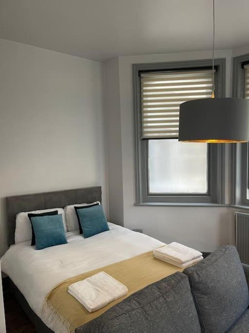 Appartamento 1 Comfortable Studio Hove Esterno foto