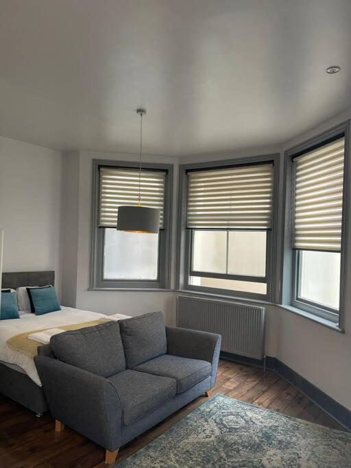Appartamento 1 Comfortable Studio Hove Esterno foto