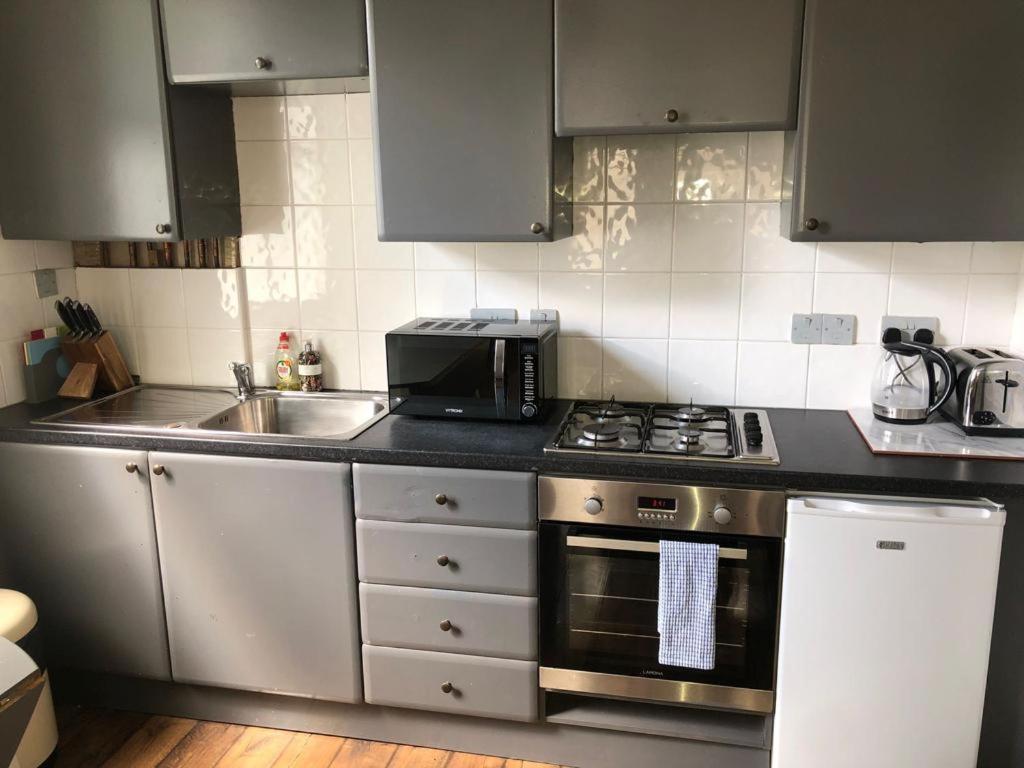 Appartamento 1 Comfortable Studio Hove Esterno foto
