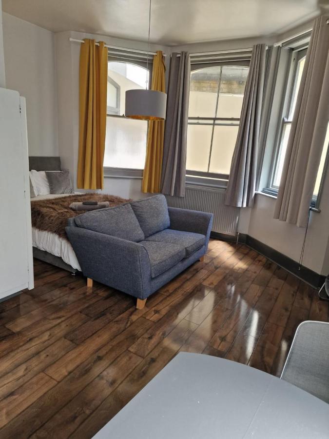 Appartamento 1 Comfortable Studio Hove Esterno foto